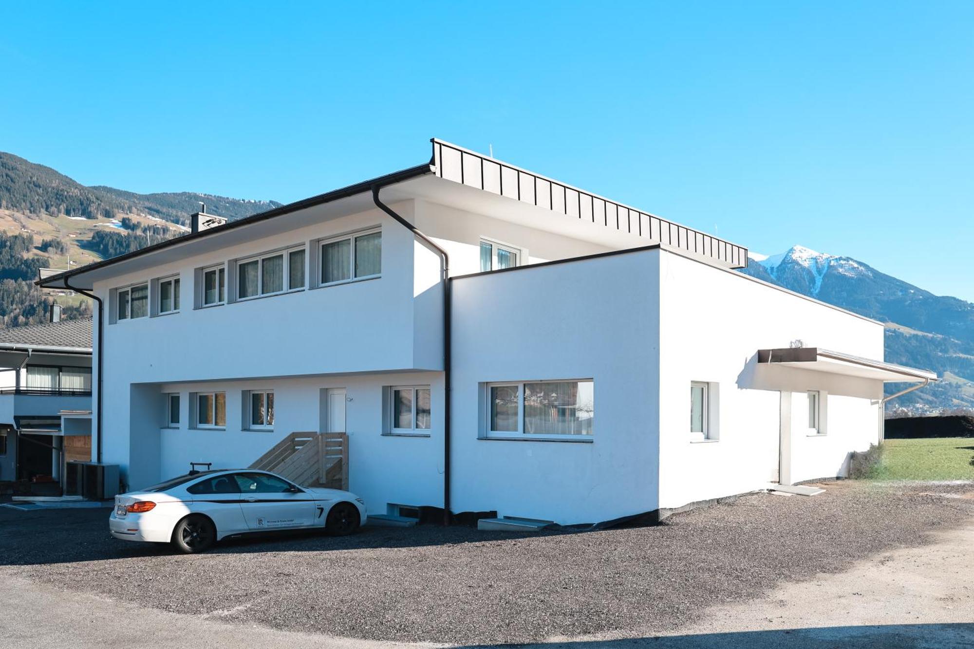 Alpenluxus Presents - Marias Zillertalblick With Roof Terrace, 3 Bedrooms & Parking Space Schlitters Exterior photo