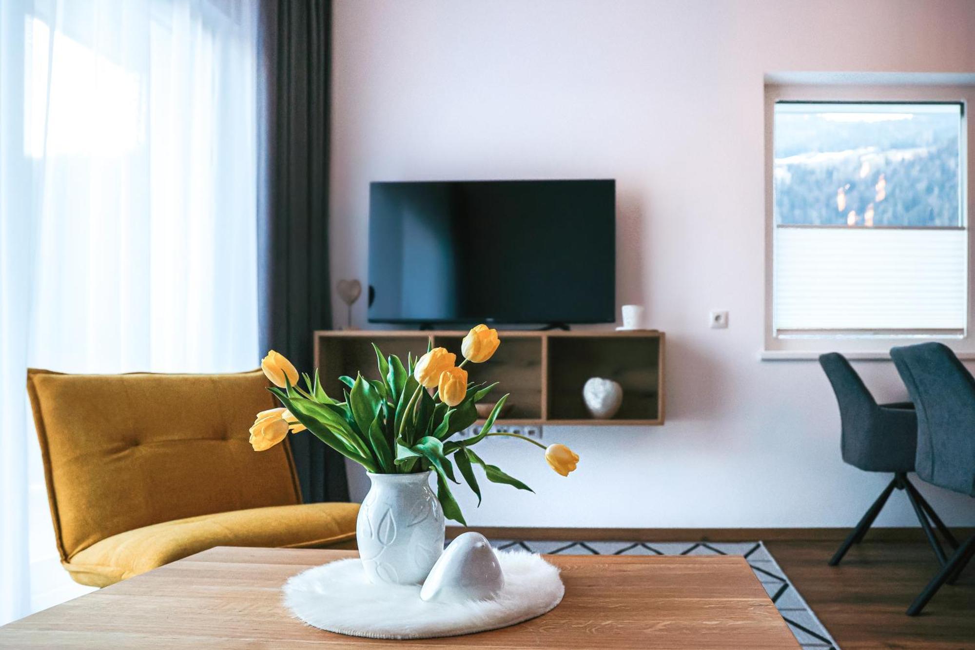 Alpenluxus Presents - Marias Zillertalblick With Roof Terrace, 3 Bedrooms & Parking Space Schlitters Exterior photo