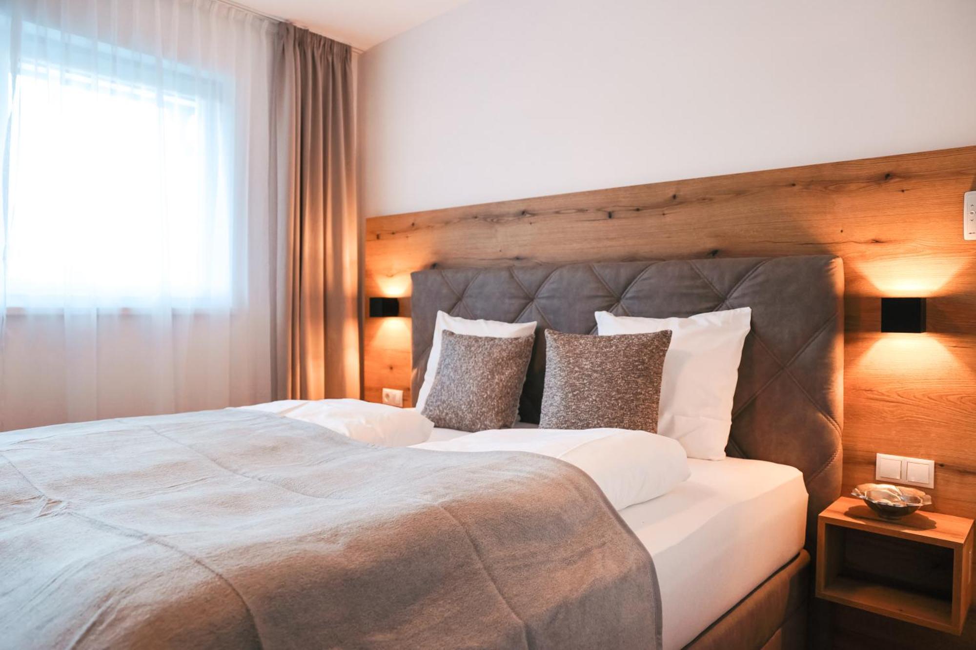 Alpenluxus Presents - Marias Zillertalblick With Roof Terrace, 3 Bedrooms & Parking Space Schlitters Exterior photo